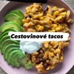 Cestovinové tacos - Cestoviny s mletým mäsom na taniery s avokádom